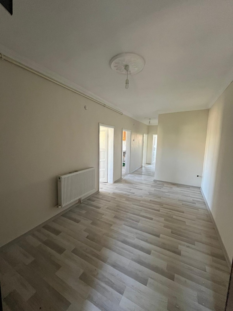 KAYSERİ DEVELİ AŞAĞIEVEREK MAHALLESİNDE SATILIK YARI MÜSTAKİL